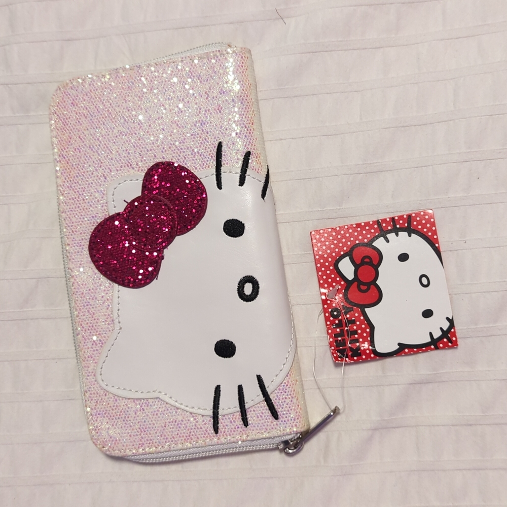 NWT Hello Kitty Iridescent Sparkle Zipper Wallet